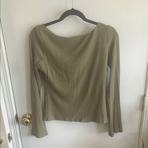 Weekend Los Angeles Olive Green Ribbed Long Sleeve Top – Size Medium
